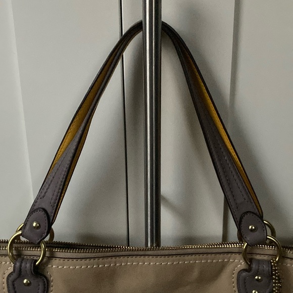 Coach Leather Tote 22430 Poppy HALIE Color-block Cappuccino/Oyster EUC - Picture 8 of 8